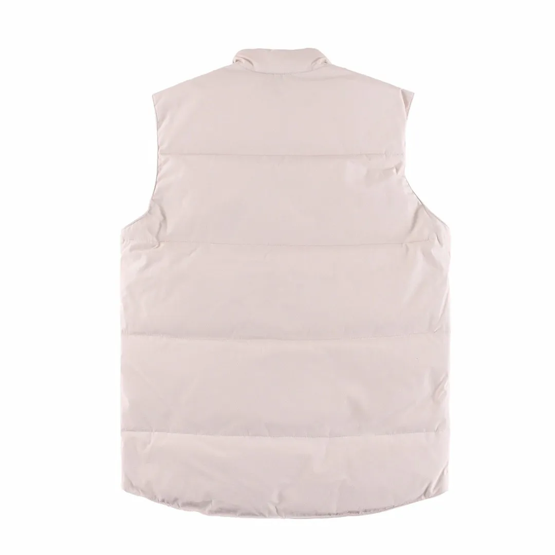 P320 Canada Goose Canada Goose #Freestyle Crew 4154M men’s and women’s vest down ➖ Genuine synchronous anti-counterfeiting chip sensor! ➖ Imported Behringer embroidery machine to customize 10,000-needle embroidery logo! ➖ Imported 21-count polyester-cotton blended original fabric, using Feather-Light 10D waterproof coating fabric, made of 84.5% polyester fiber and 15.5% cotton, 100% the best feel in the entire network! ➖ The genuine official website uses the national standard 80 white duck down, and will never be misled by false claims such as 90 down or goose down! ➖ 100% nylon nylon lining with double double-layer sealing design to prevent velvet from running away. Top-grade polar fleece is used in the collar and pockets to keep warm and comfortable! ➖ Yoshida YKK provides original custom-made electroplated sliders. YKK two-way lockable zippers are tight and smooth and will not peel off paint! ➖ 3M composite original Velcro is durable, and all accessories and hardware are disassembled and customized!  SIZE: XS S M L XL XXL [Attached: Size chart]